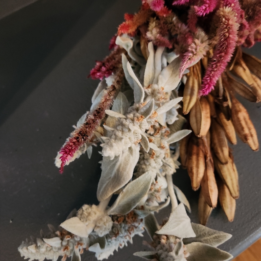 Real Dried Flower Bouquet - Picture 5 of 7